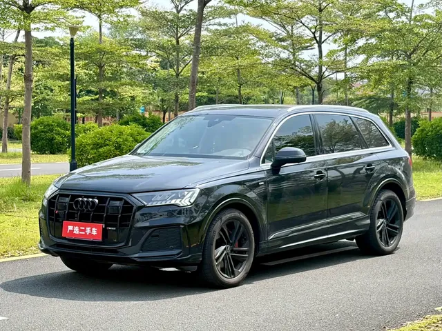 Audi Q7 2023 45 TFSI quattro S line Sport