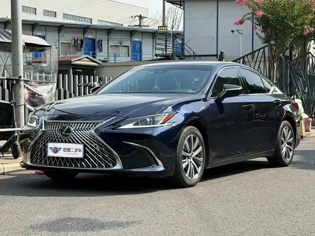 Lexus ES 2021 200 Excellence Edition