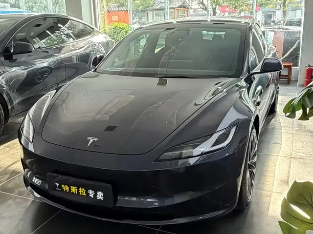 Tesla Model 3 2023 Rear-Wheel Drive