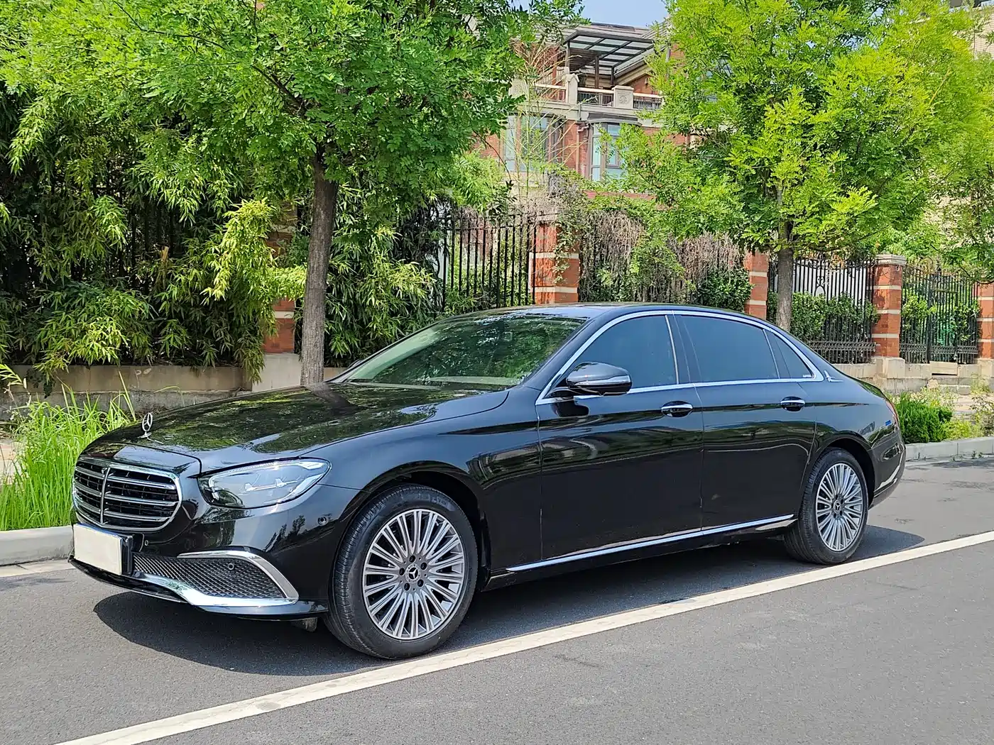 Mercedes-Benz E-Class 2023 E 300 L Luxury