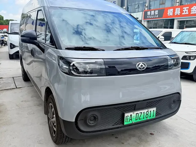 SAIC Maxus Dana V1 2025 Model V1+ Long Wheelbase High Roof Multi-Purpose Edition (62kWh)