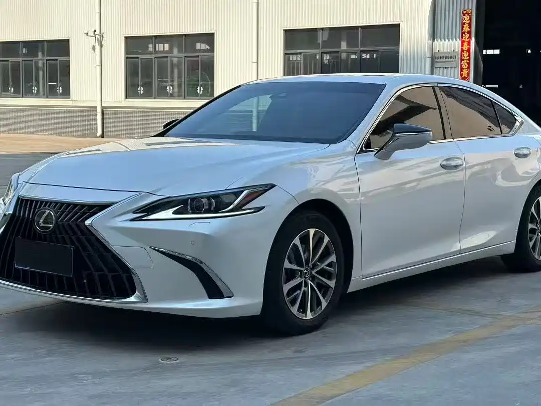 Lexus ES 2020 Model 260 Excellence Edition