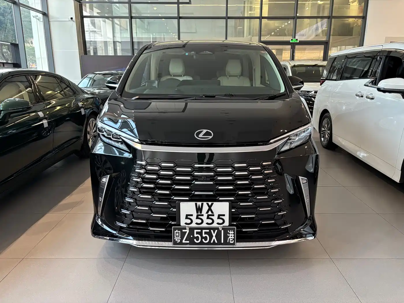 Lexus LM 2025 Model 500h Six-Seater Prestige Edition