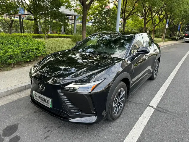 Lexus RZ 2023 450e 4WD Deluxe