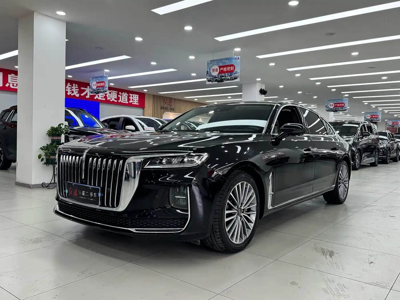 Hongqi H9 2022 2.0T Smart Connect Flag Enjoy Edition