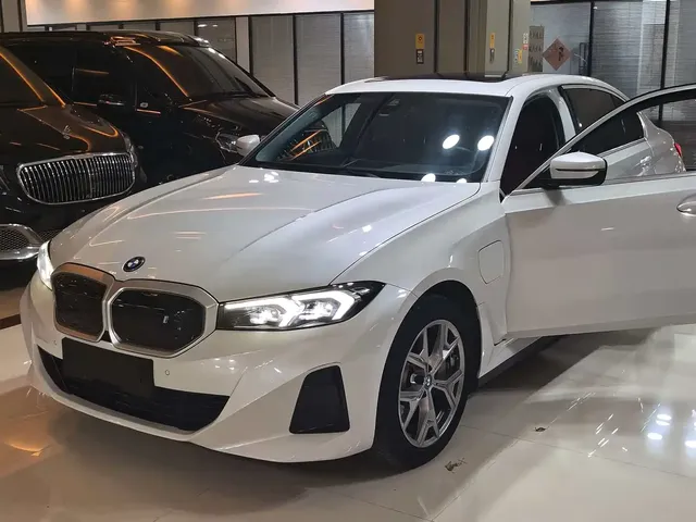BMW i3 2022 eDrive 35 L