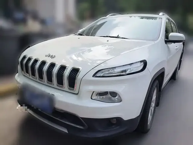 Jeep Cherokee 2017 2.0L Superior Edition