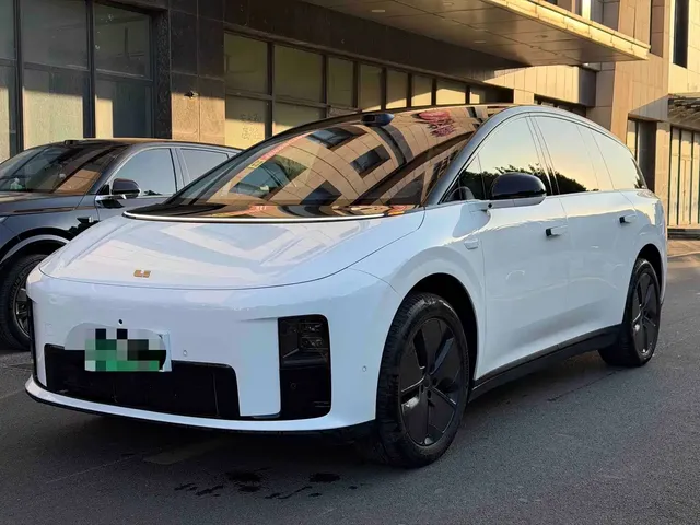 Li Auto Li i8 2025 Standard Edition