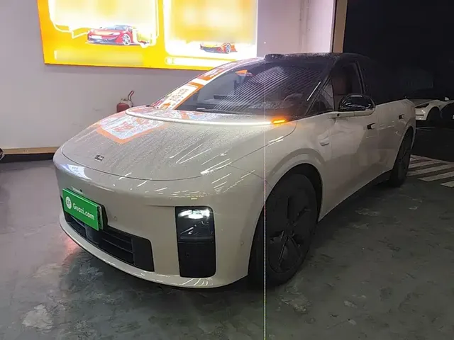 Li Auto i6 2025 2WD Base Model