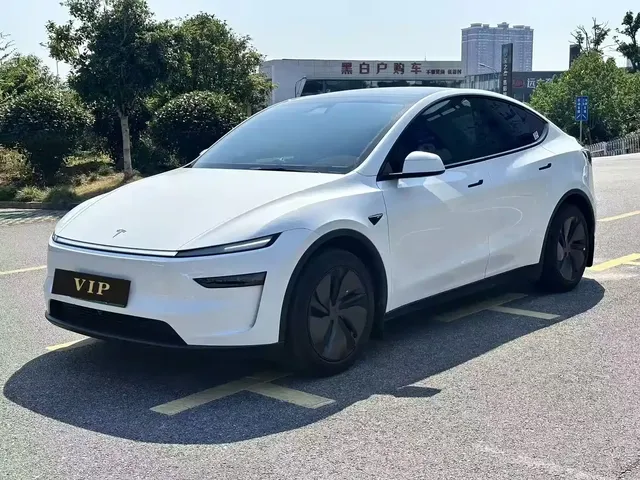 Tesla Model Y 2025 Rear-Wheel Drive