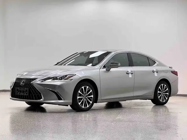 Lexus ES 2022 300h Excellence Edition