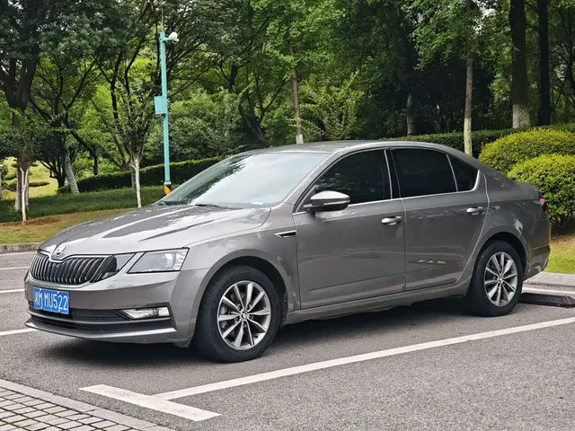 Škoda Octavia 2019 TSI230 DSG Smart Comfort Edition China V