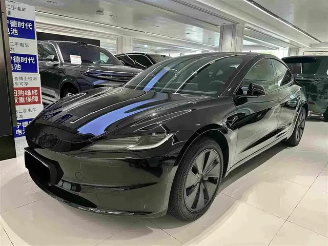 Tesla Model 3 2025 Model Year Facelift Rear-Wheel Drive