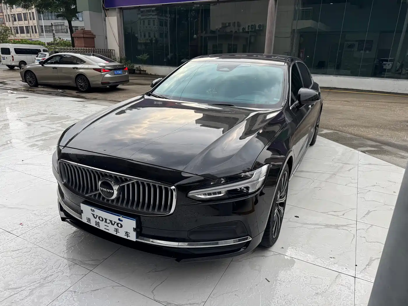 Volvo S90 2023 B5 Intelligent Vision Luxury Edition