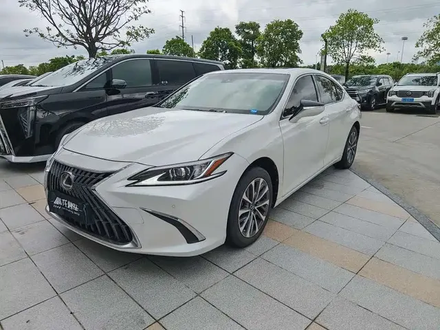 Lexus ES 2024 200 Premium Edition