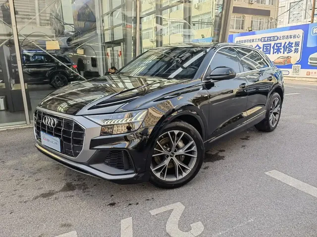 Audi Q8 2023 55 TFSI Luxury Sport