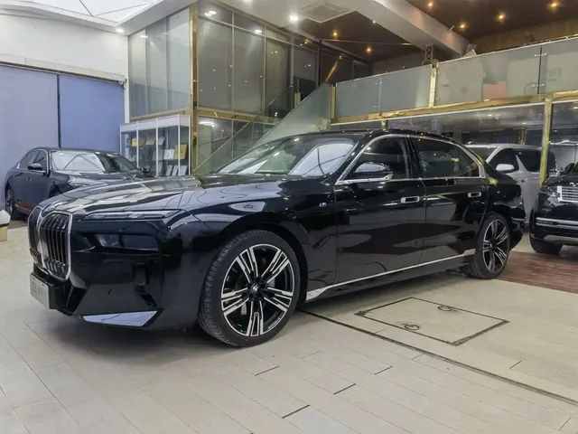 BMW 7 Series 2023 Model 740Li Leading M Sport Package