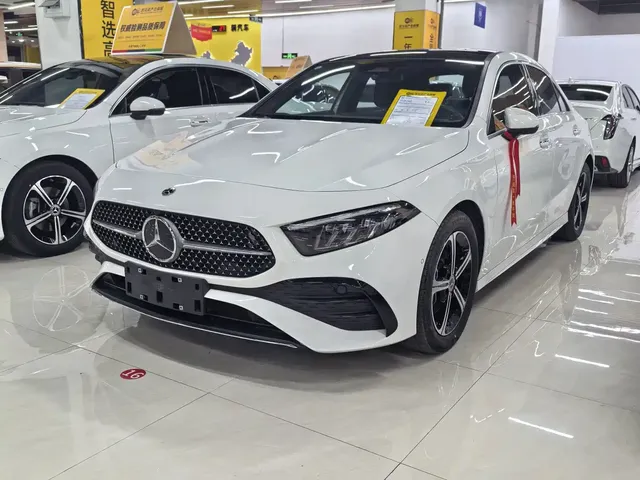 Mercedes-Benz A-Class 2023 A 200 L Fashion