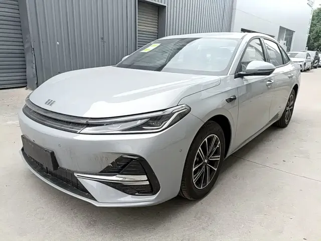 Geely Galaxy A7 2025 EM-i 70km Voyage Edition