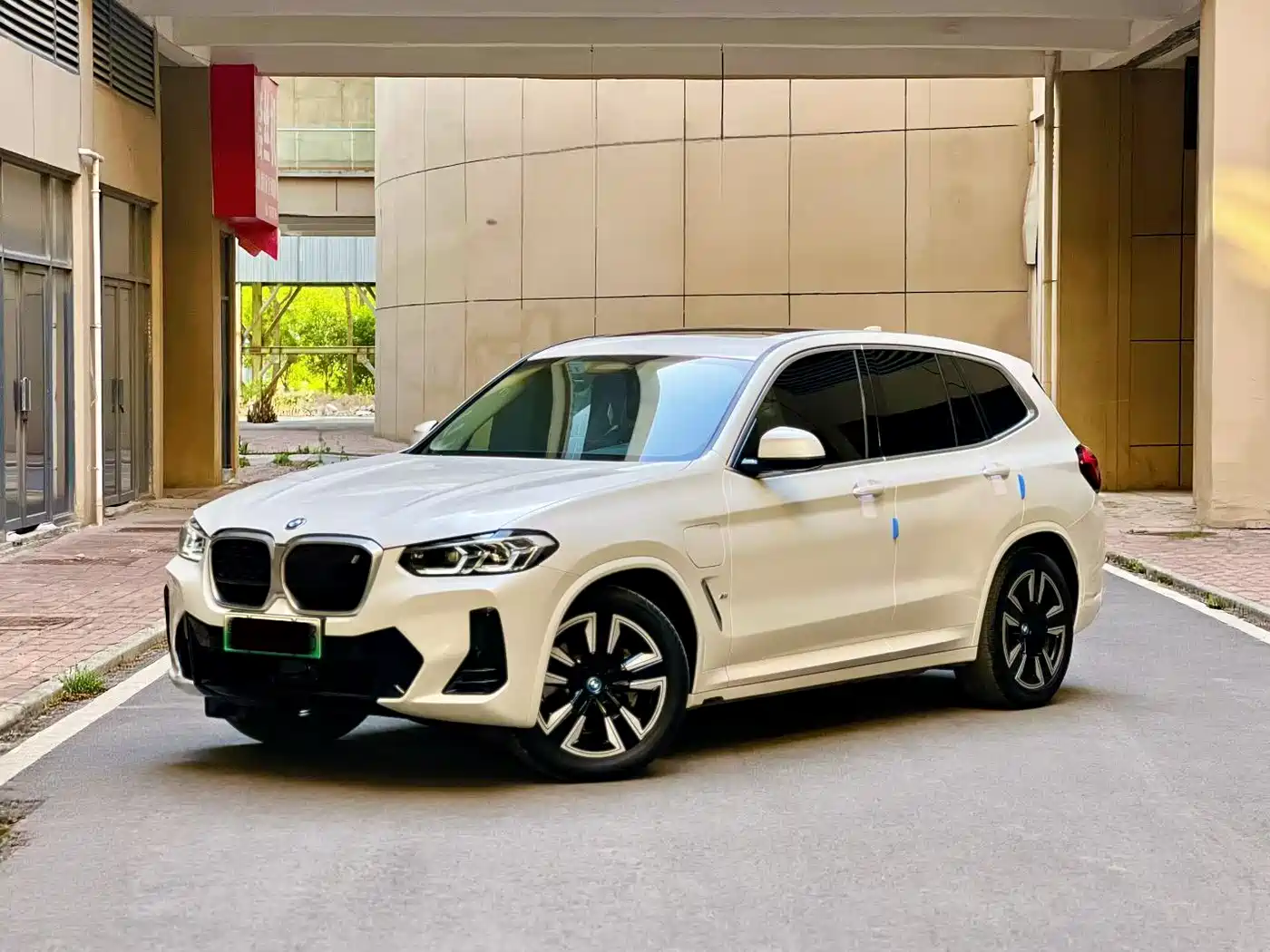 BMW iX3 2024 Leading Edition