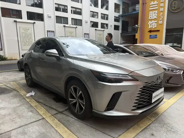 Lexus RX 2025 300 4WD Premium Edition