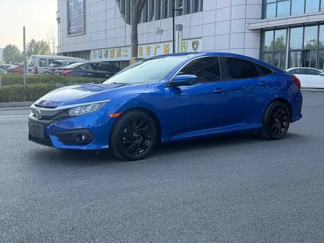Honda Civic 2016 220TURBO CVT Luxury Edition
