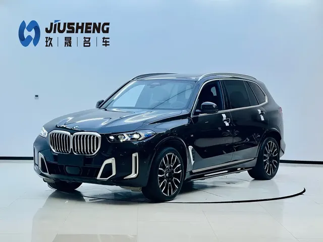 BMW X5 2023 xDrive 40Li M Sport Black Night Package
