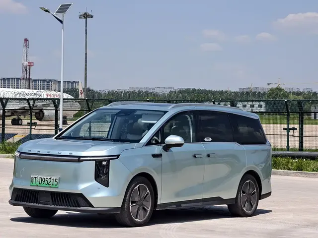 SAIC Maxus Dajia 7 2024 Model 605km Alpine Extended Range 6-Seater