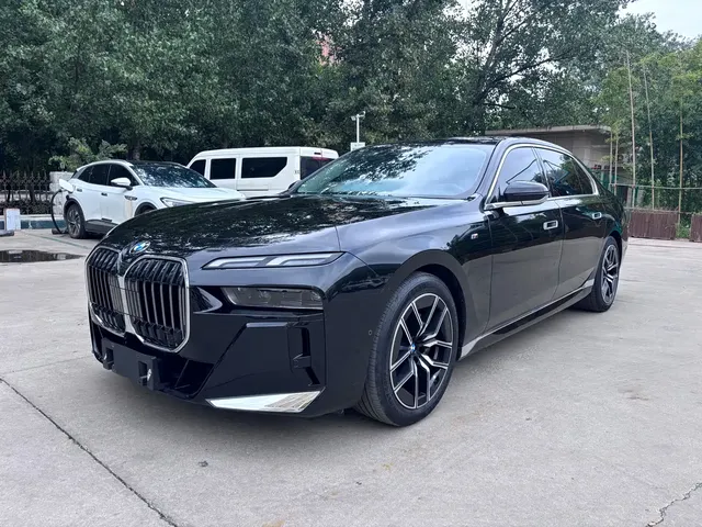 BMW 7 Series 2023 Model 735Li M Sport Package