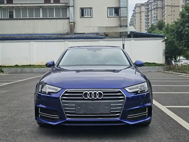 Audi A4L 2018 30th Anniversary 40 TFSI Fashion