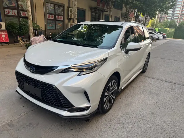 Toyota Granvia 2023 2.5L Hybrid Luxury Edition