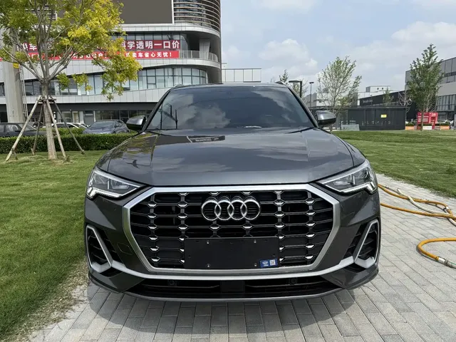 Audi Q3 2023 35 TFSI Fashion Dynamic (1.4T)