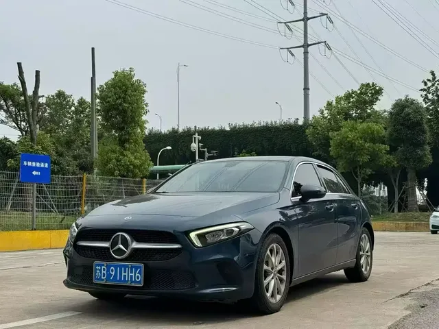 Mercedes-Benz A-Class (Import) 2022 Facelift A 200 Fashion
