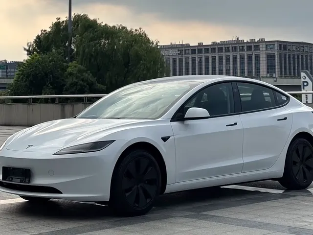 Tesla Model 3 2025 Model Long Range Rear-Wheel Drive