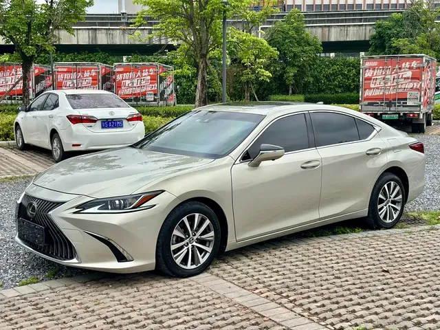 Lexus ES 2018 200 Excellence Edition China V