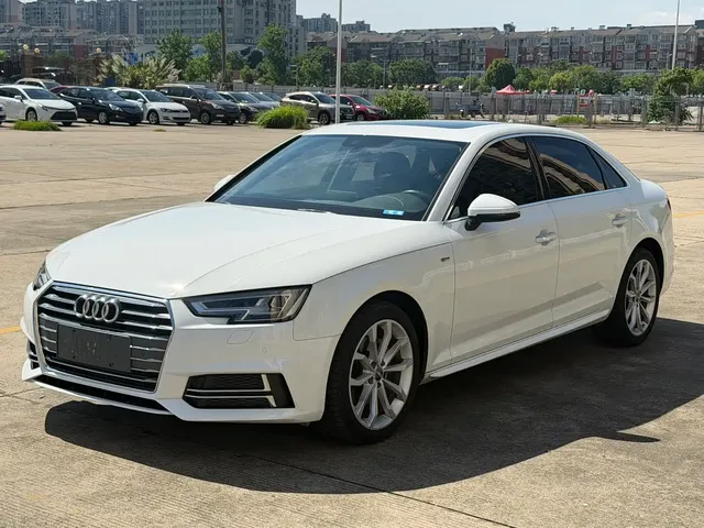 Audi A4L 2018 30th Anniversary 40 TFSI Fashion