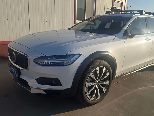 Volvo V90 2021 Model Cross Country B5 AWD Smart Edition