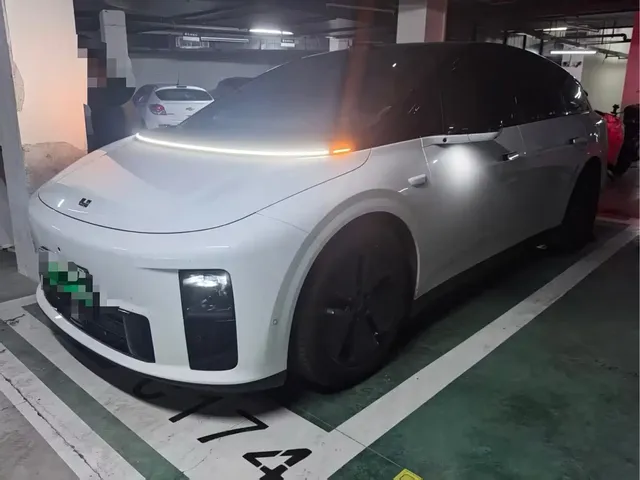 Li Auto i6 2025 4WD Base Model
