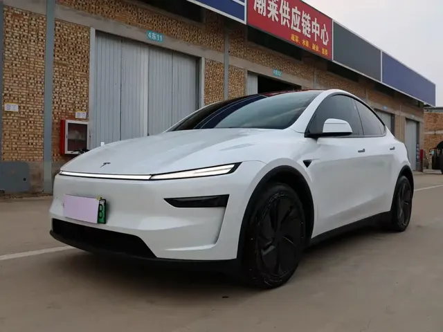 Tesla Model Y 2025 Model Rear-Wheel Drive Launch Edition