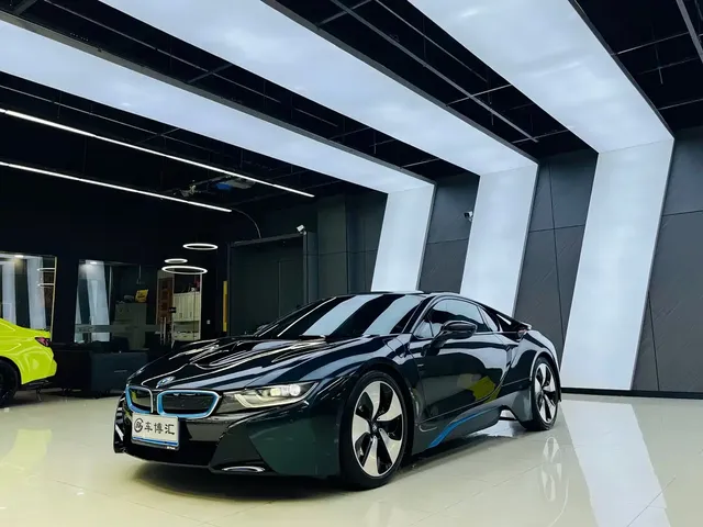BMW i8 2014 Standard