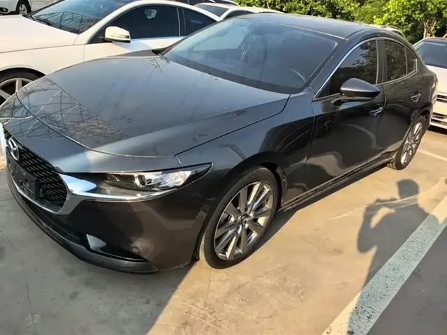 Mazda 3 Axela 2023 2.0L Auto Zhixuan