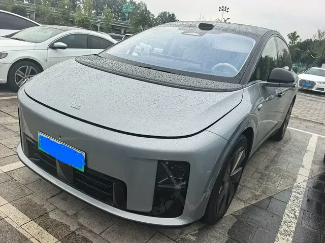Li Auto Li i8 2025 Standard Edition