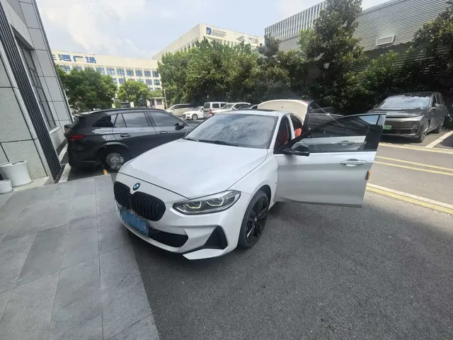 BMW 1 Series 2022 125i M Sport Shadow Edition