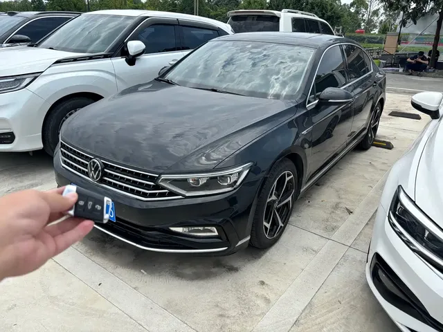 Volkswagen Magotan 2023 Model 2 Million Commemorative Edition 330TSI DSG Luxury