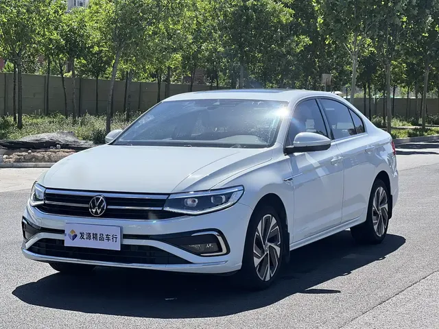 Volkswagen Bora 2023 300TSI DSG Premium Edition