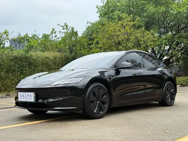 Tesla Model 3 2025 Model Year Facelift Long Range Rear-Wheel Drive