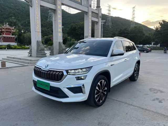 Škoda Kodiaq 2023 Facelift TSI330 7-Seater 2WD Luxury Edition