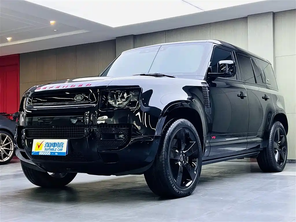 Land Rover Defender 2024 110 5.0T V8