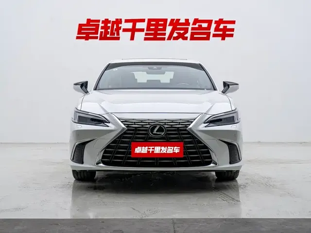 Lexus ES 2025 200 Ultimate Edition
