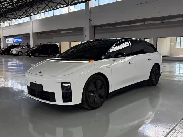 Li Auto i6 2025 2WD Base Model